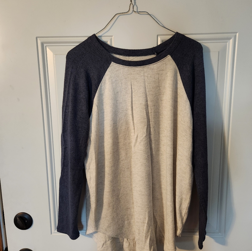 American Eagle Soft & Sexy Longsleeve
